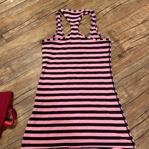Size 2 Black  Pink Striped Lululemon CRB Tank Top - Picture 4 of 4